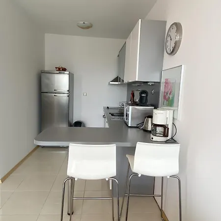First Line On The Cosy Sea Paradise * Kavarna