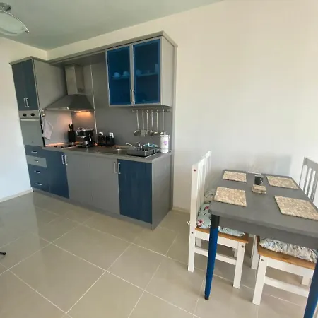 Апартамент First Line On The Cosy Sea Paradise