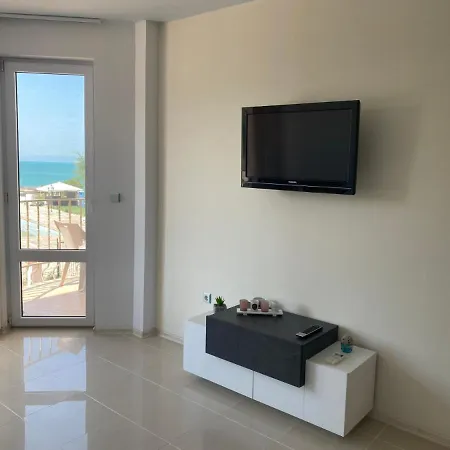 First Line On The Cosy Sea Paradise Апартамент Каварна