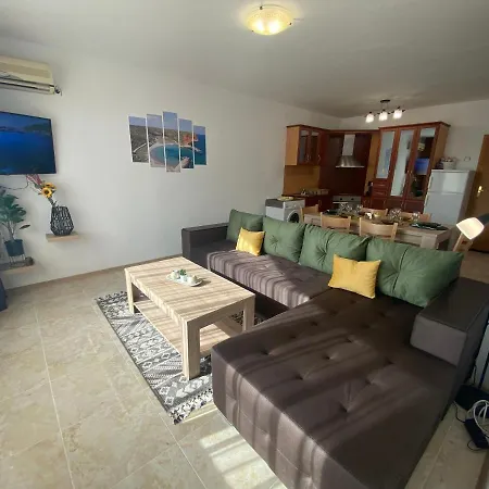 Апартамент First Line On The Cosy Sea Paradise