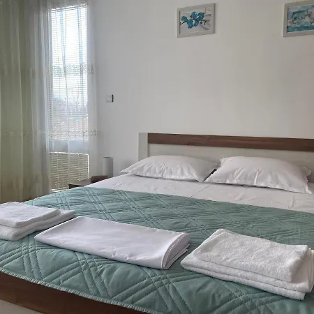 Апартамент First Line On The Cosy Sea Paradise