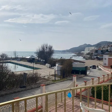 First Line On The Cosy Sea Paradise דירה *
