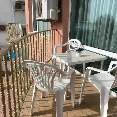 First Line On The Cosy Sea Paradise Апартамент