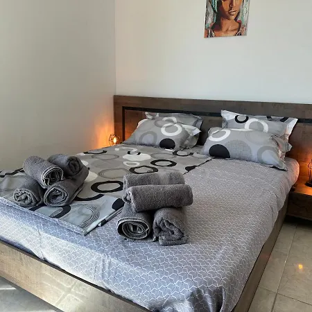 Апартамент First Line On The Cosy Sea Paradise *