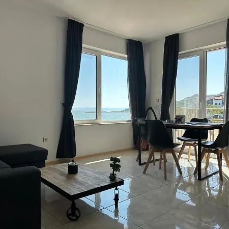 First Line On The Cosy Sea Paradise Kavarna