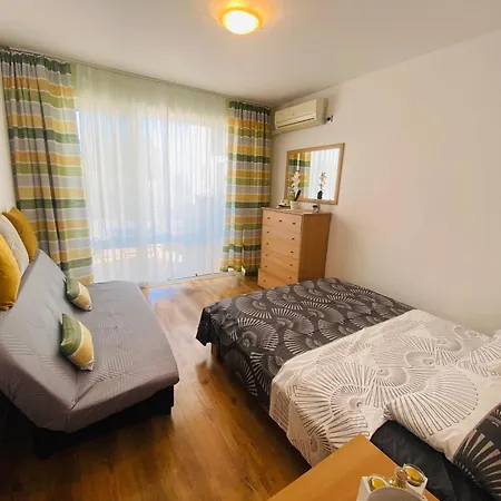 First Line On The Cosy Sea Paradise דירה