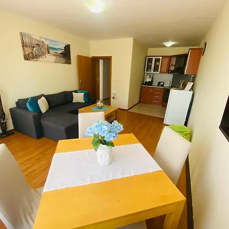 First Line On The Cosy Sea Paradise Apartment Kavarna